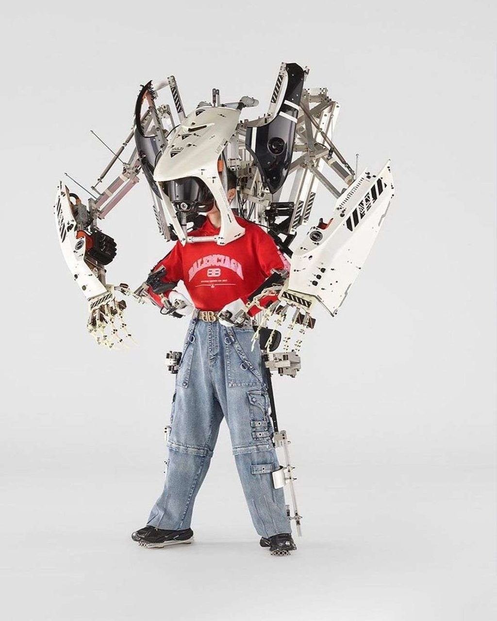 HIROTO IKEUCHI: THE DESIGNER BEHIND BALENCIAGA’S CYBORGS