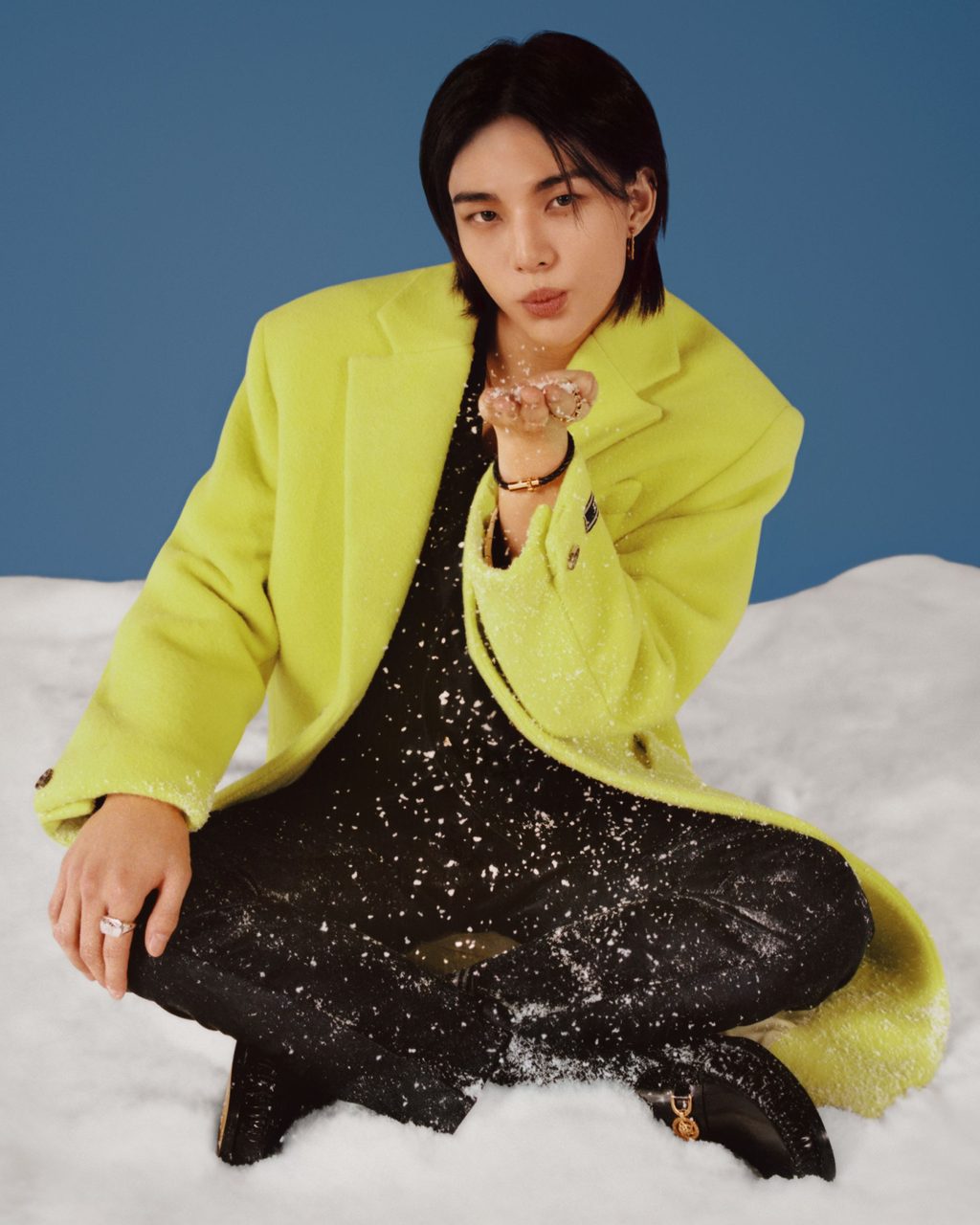 Unwrap your Versace gift this Holiday season with Hyunjin and Amelia Gray
