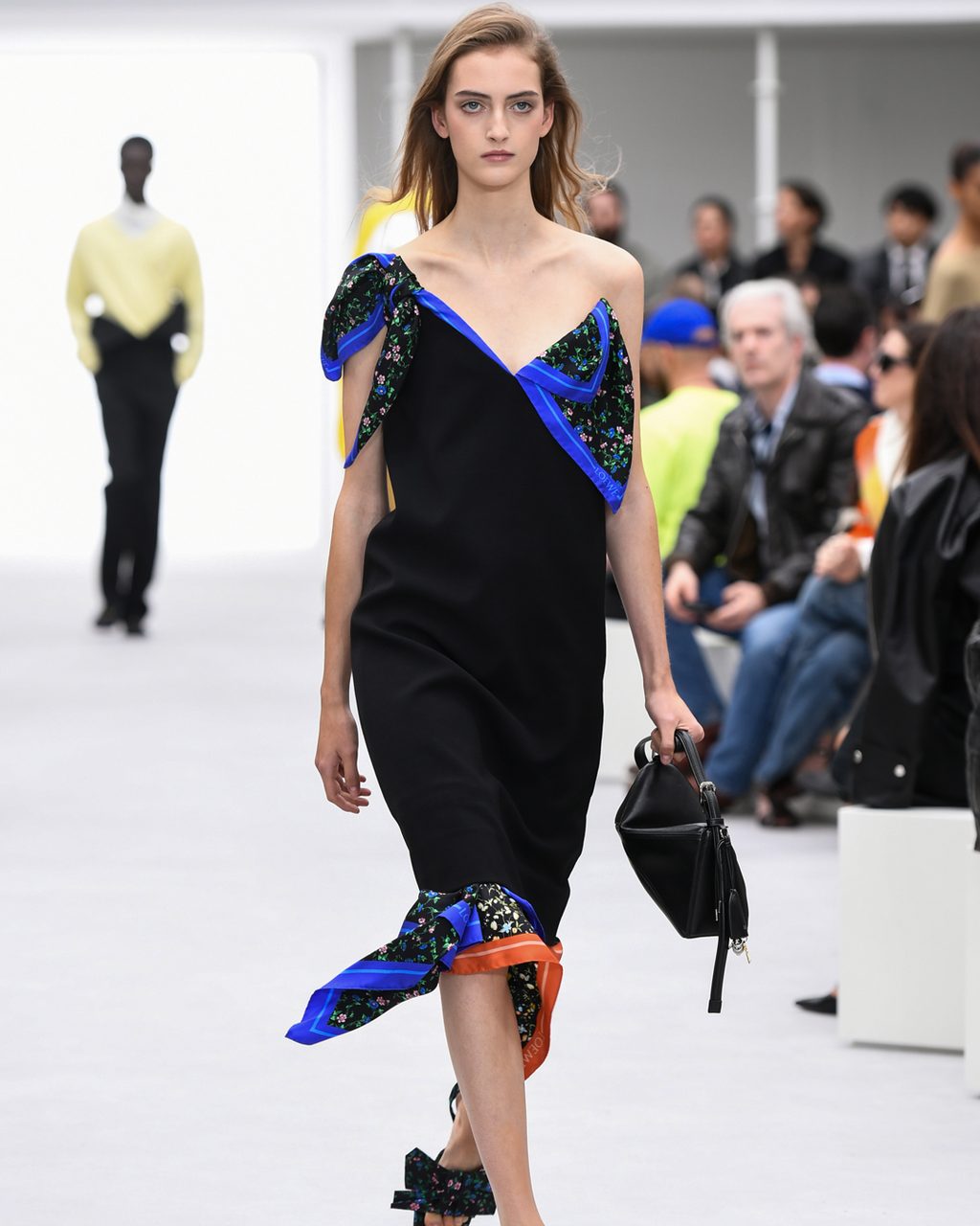 LOEWE 4