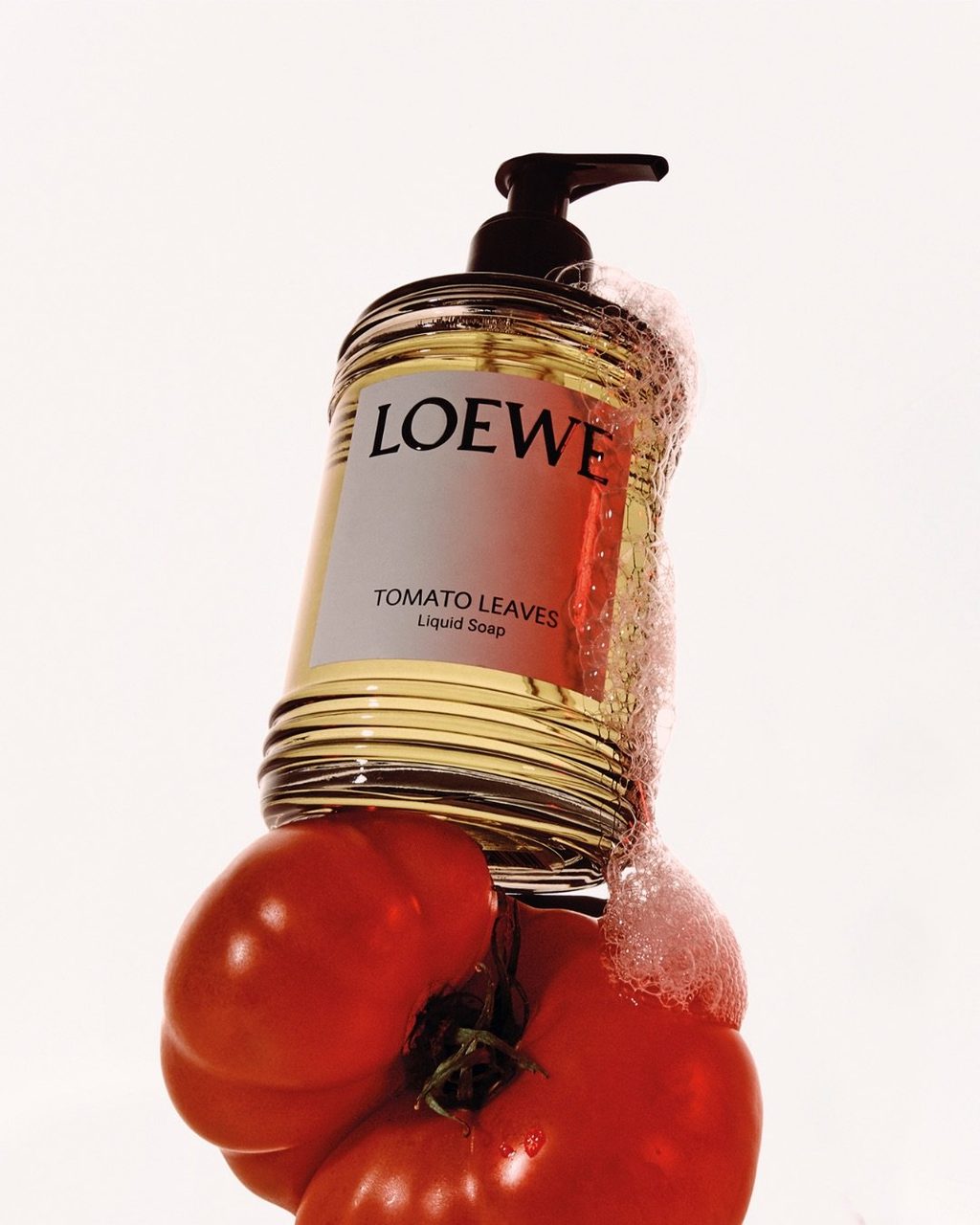 LOEWE Perfumes’ Holidays collection smells like luxury