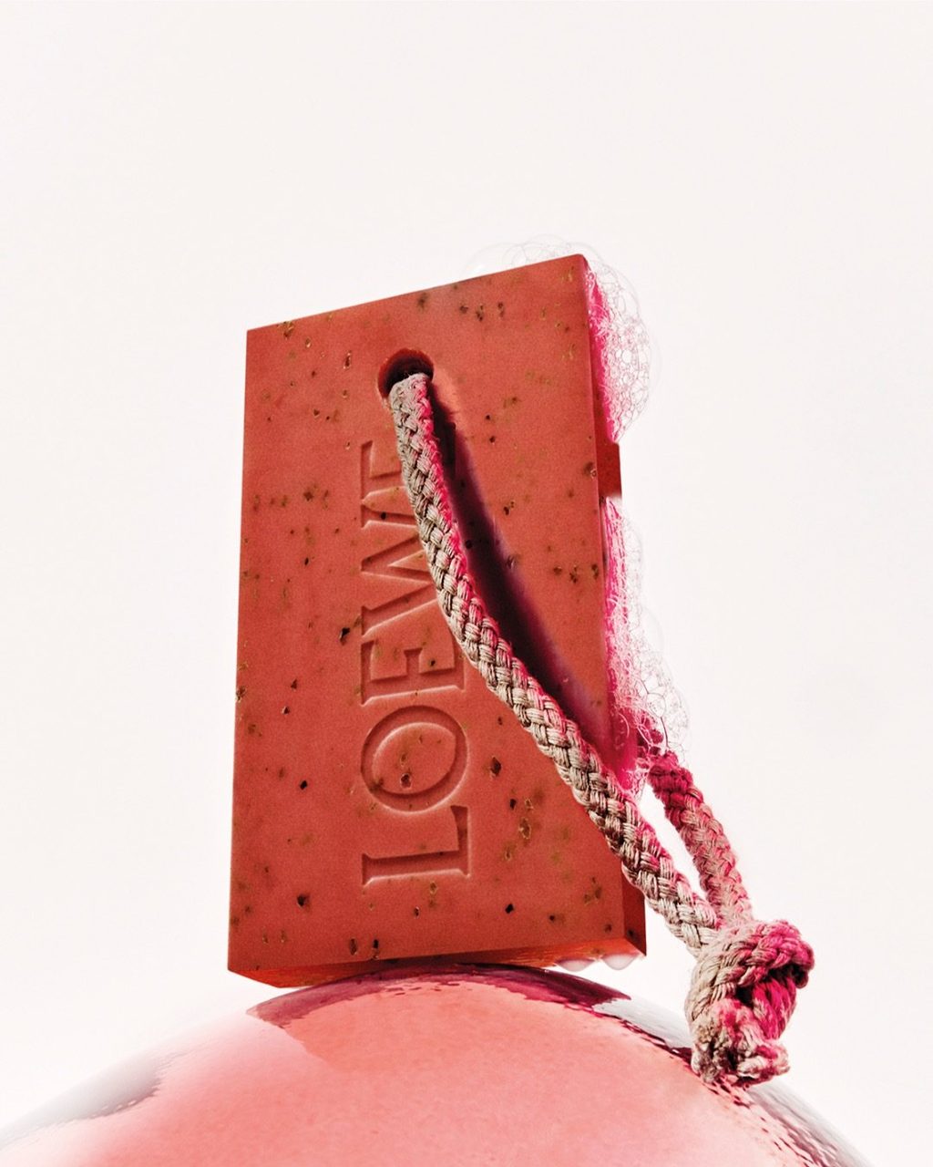LOEWE Perfumes’ Holidays collection smells like luxury