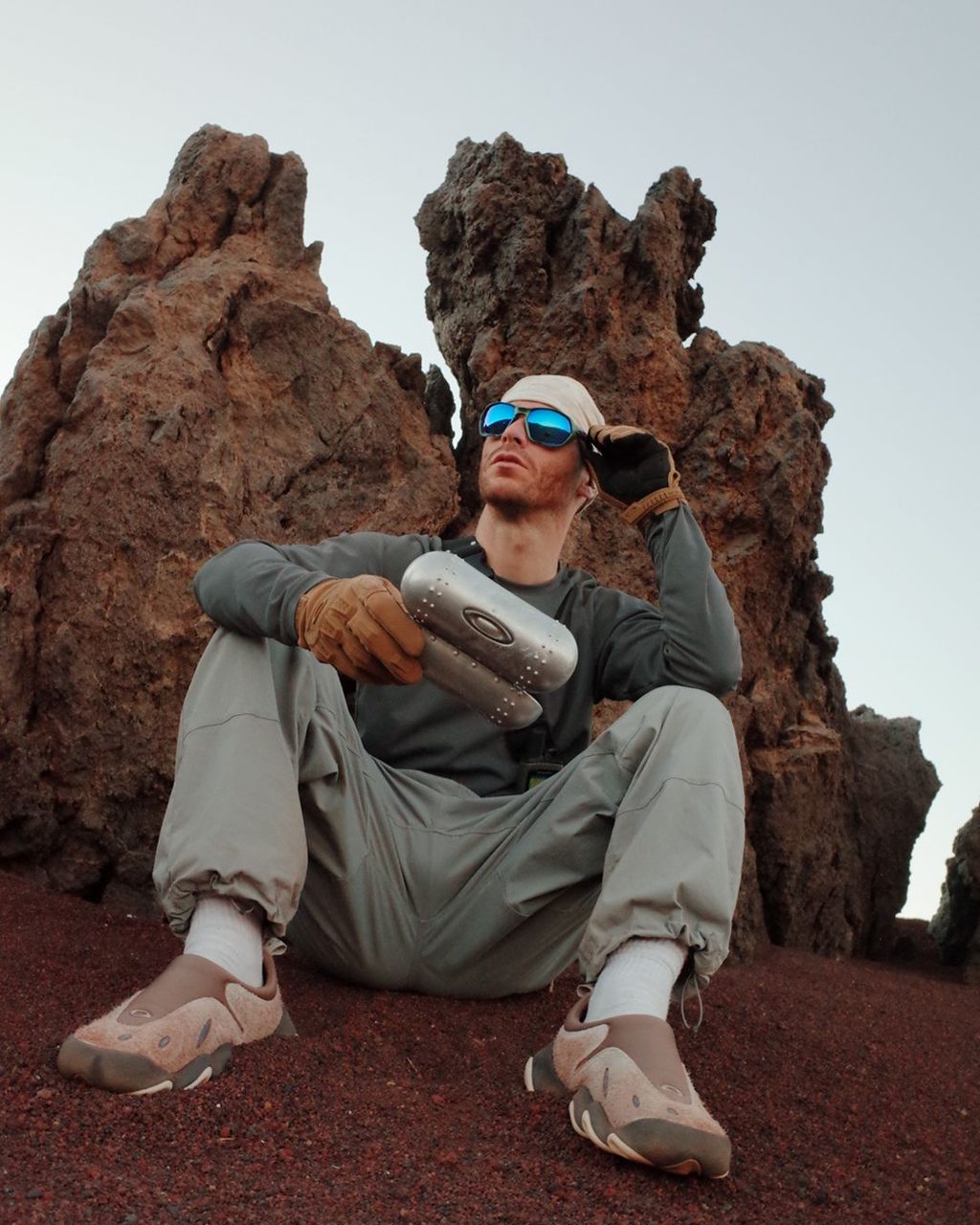 INVINCIBLE’S ANNIVERSARY WITH CARHARTT WIP & AN OAKLEY X BRAINDEAD COLLAB: YOUR FRIDAY ROUNDUP