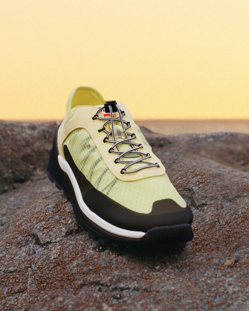 INVINCIBLE’S ANNIVERSARY WITH CARHARTT WIP & AN OAKLEY X BRAINDEAD COLLAB: YOUR FRIDAY ROUNDUP
