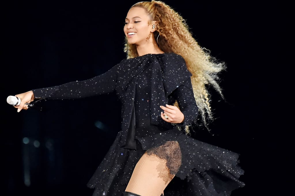 QUEEN B