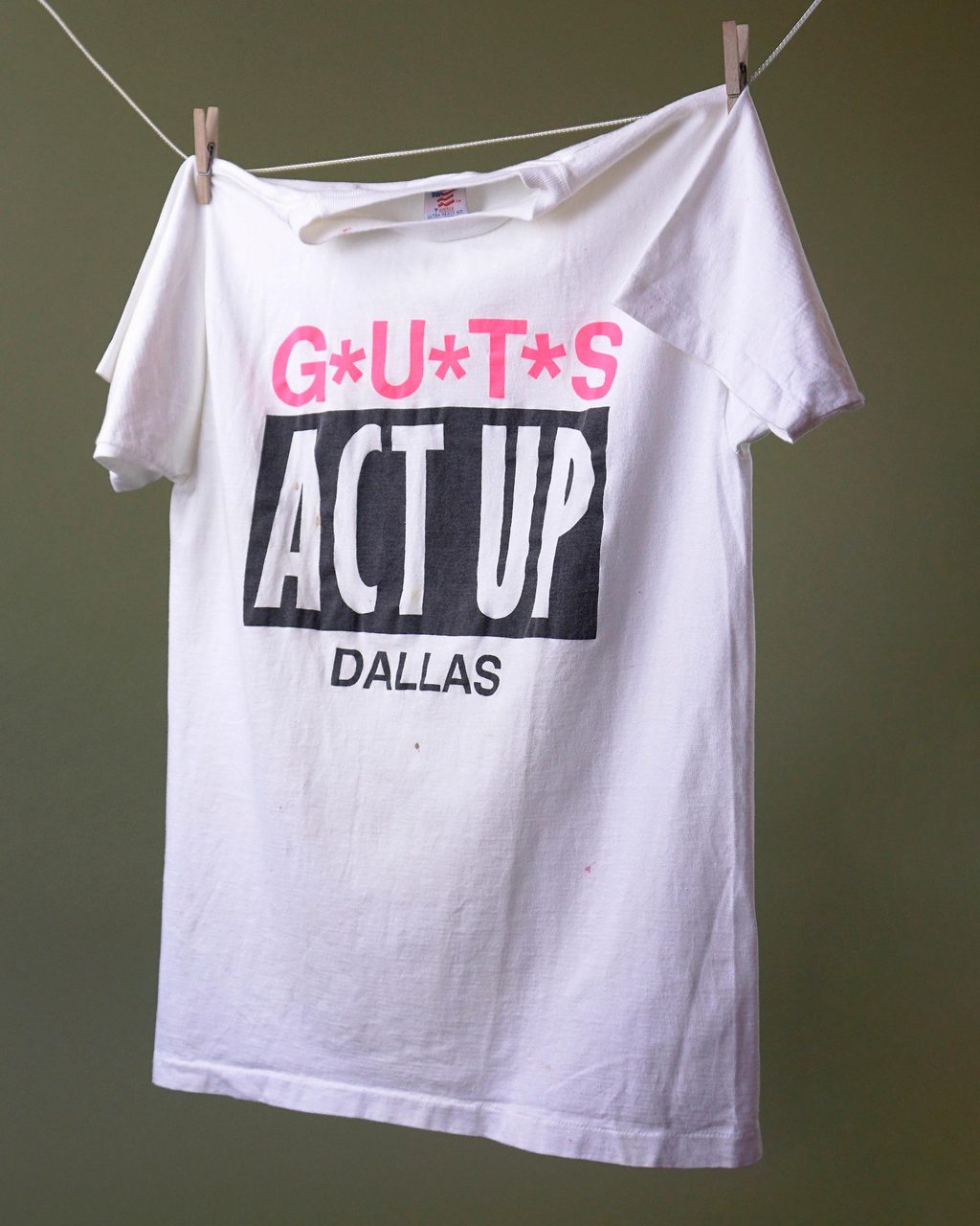 Russell Tovey raises awareness towards the ongoing AIDS crisis through a film and exhibition