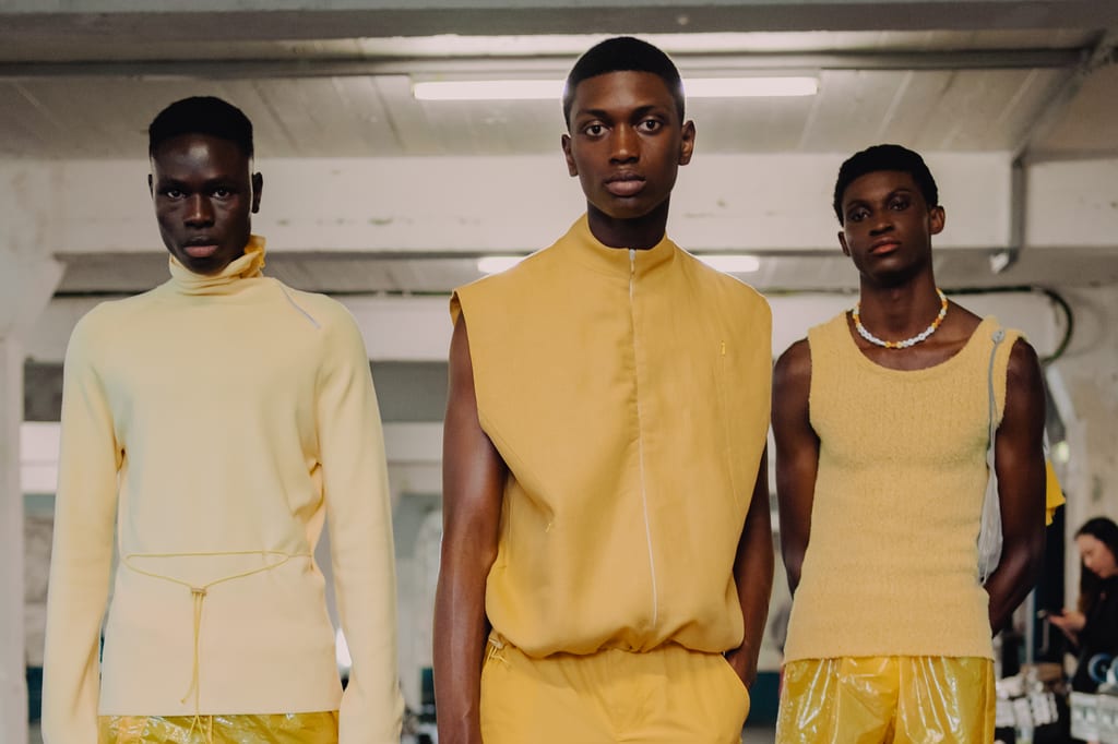 CRABS, CROCS & CRISP LINEN: ROBYN LYNCH BUILDS UPON HER PERSONAL FUTURISM FOR SS23