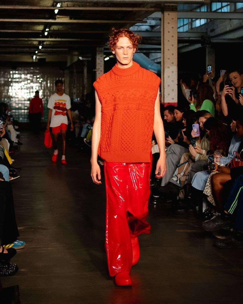 CRABS, CROCS & CRISP LINEN: ROBYN LYNCH BUILDS UPON HER PERSONAL FUTURISM FOR SS23