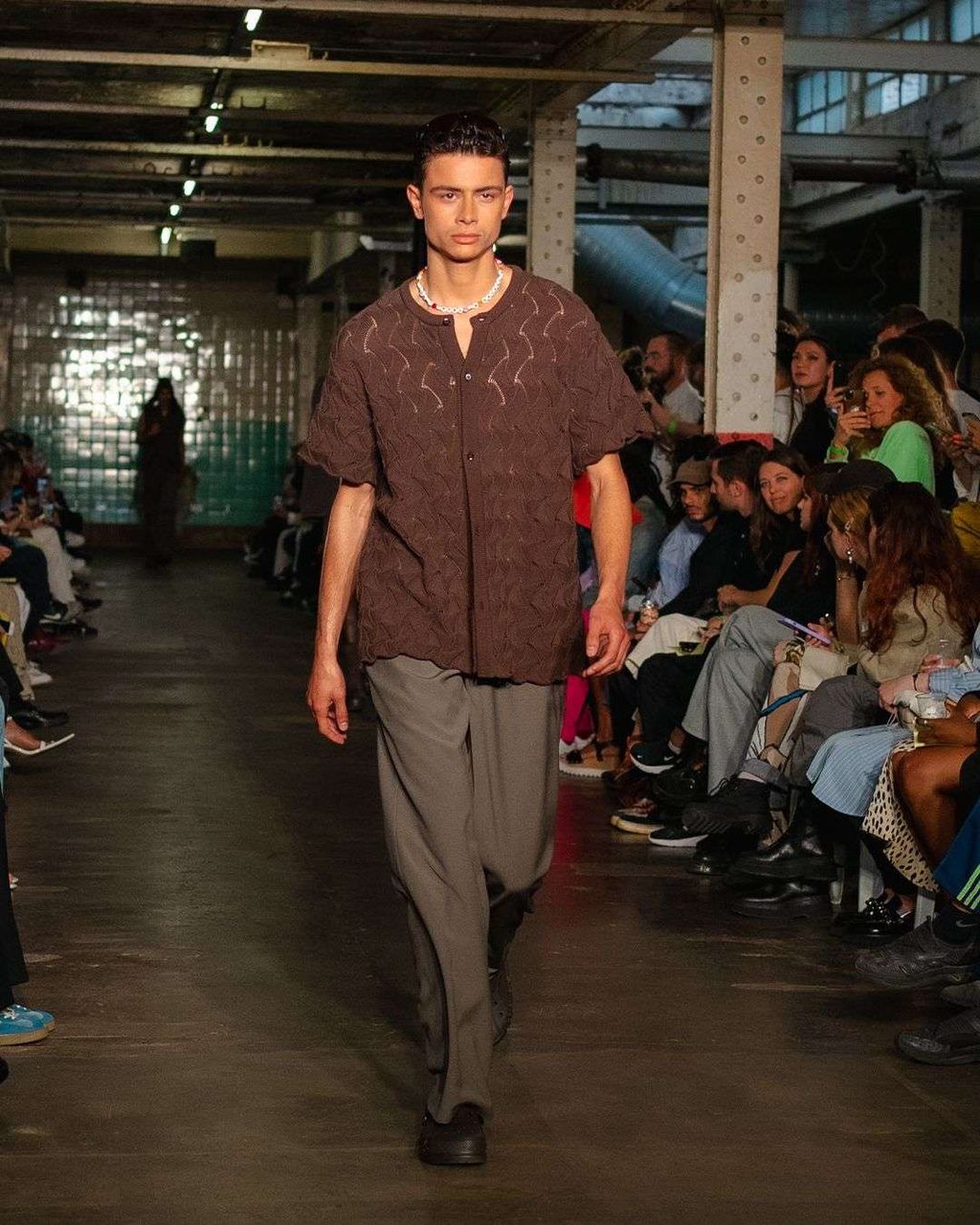 CRABS, CROCS & CRISP LINEN: ROBYN LYNCH BUILDS UPON HER PERSONAL FUTURISM FOR SS23