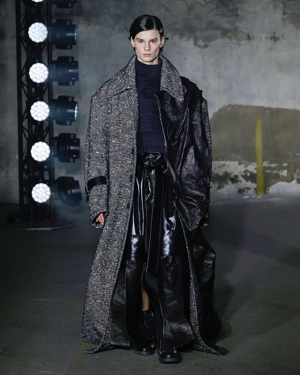 KILLER COLLECTIONS & PARISIAN PRELUDES: YOUR MONDAY BRIEFING