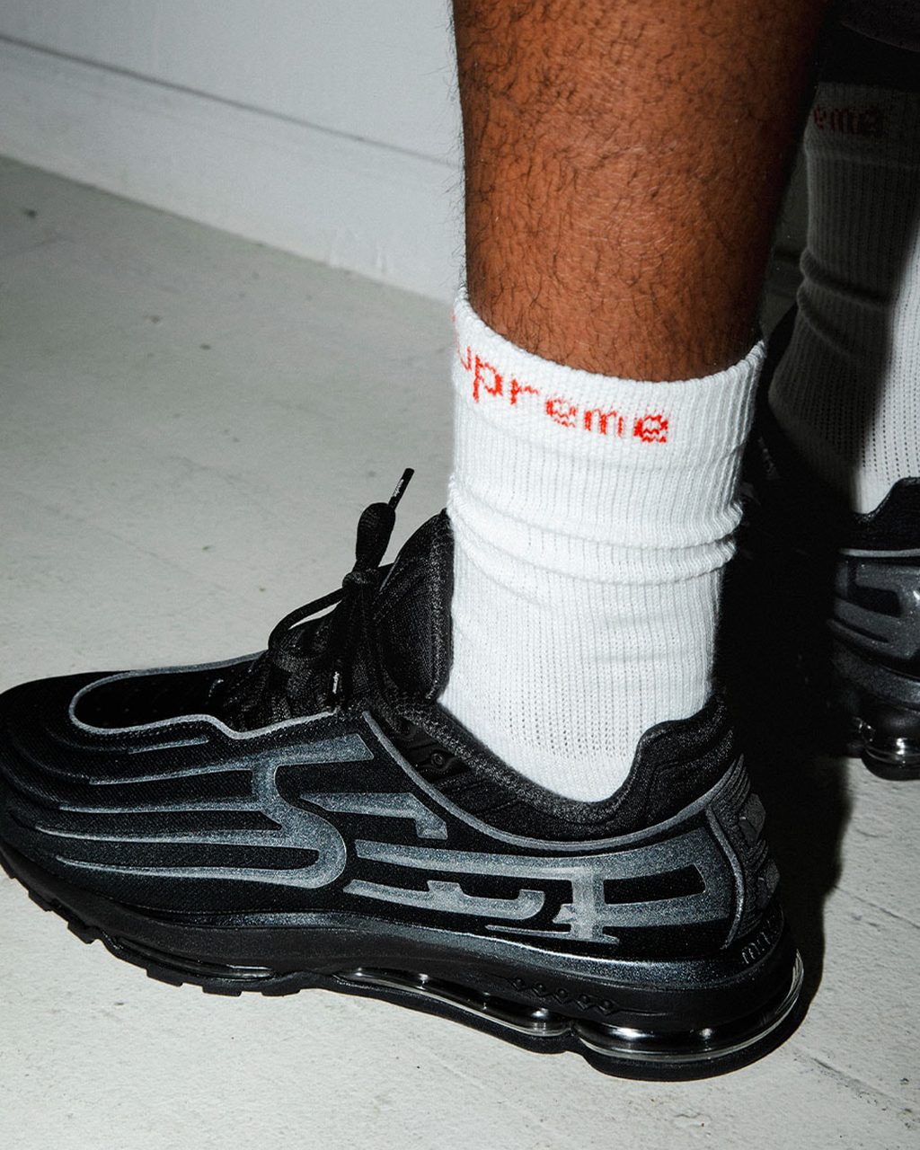 SUPREME NIKE 2