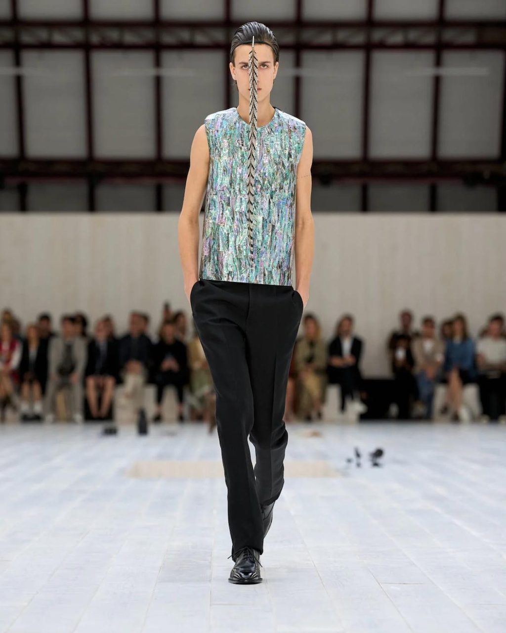 Mice, feathers, and slogan tees at LOEWE SS25