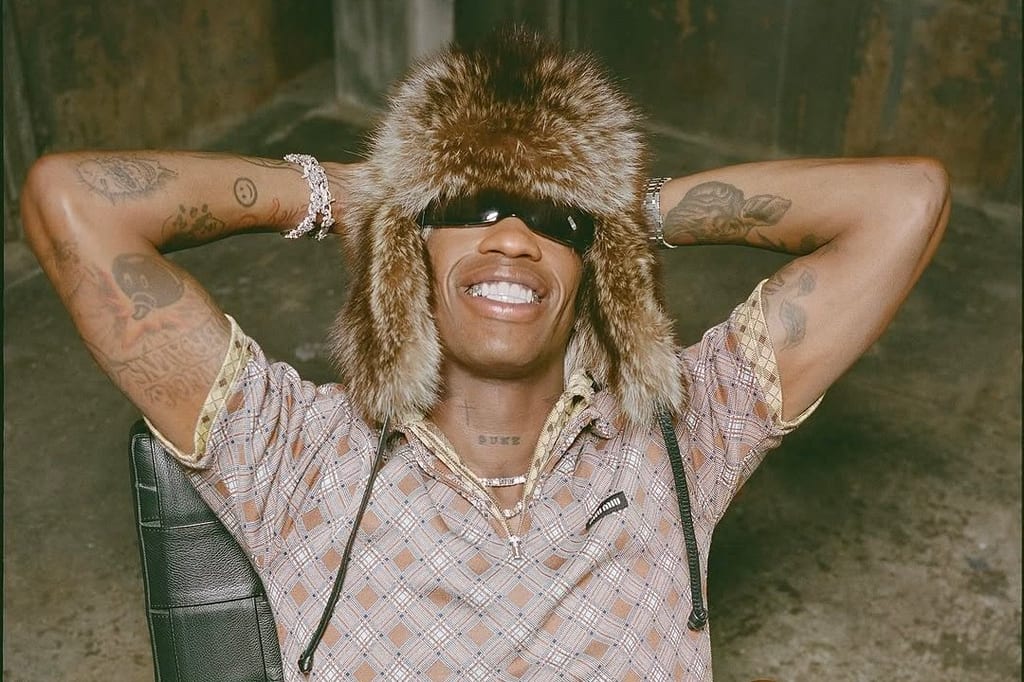 Travis Scott is trying to collab with Taylor Swift and Sabrina Carpenter