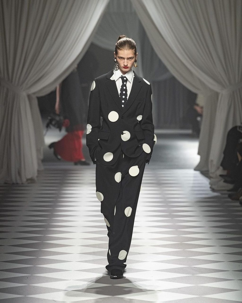 Adrian Appiolaza’s Moschino FW24 was an ode to the brand’s legacy