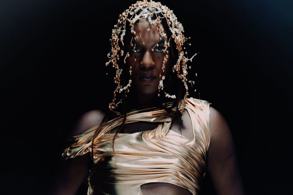 Di Petsa reincarnated the Goddess of Love Venus for SS24