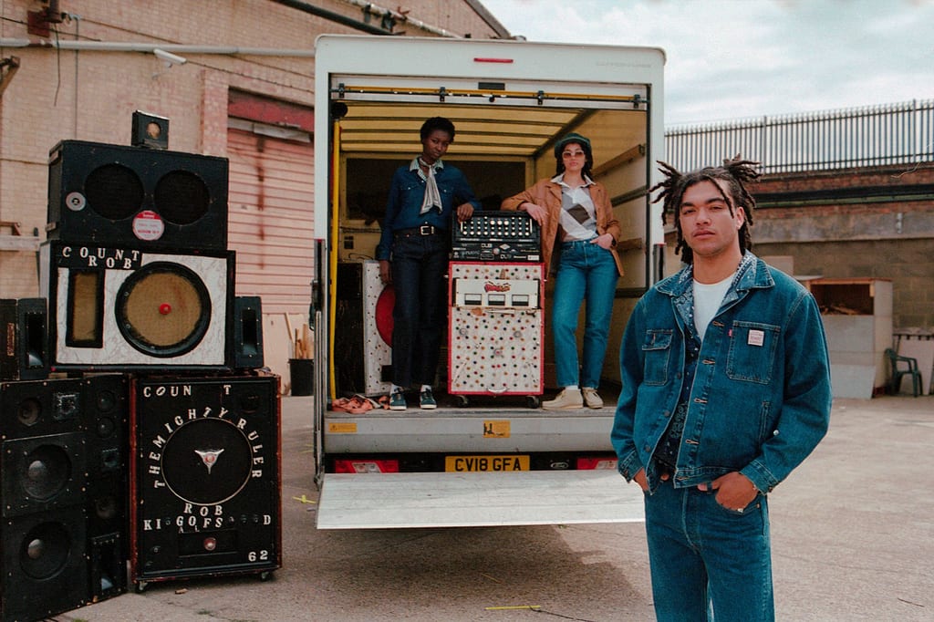 AROUND THE WORLD: LEVI’S BRICK LANE POP UP & BOTTEGA VENETA’S VENICE APPEARANCE