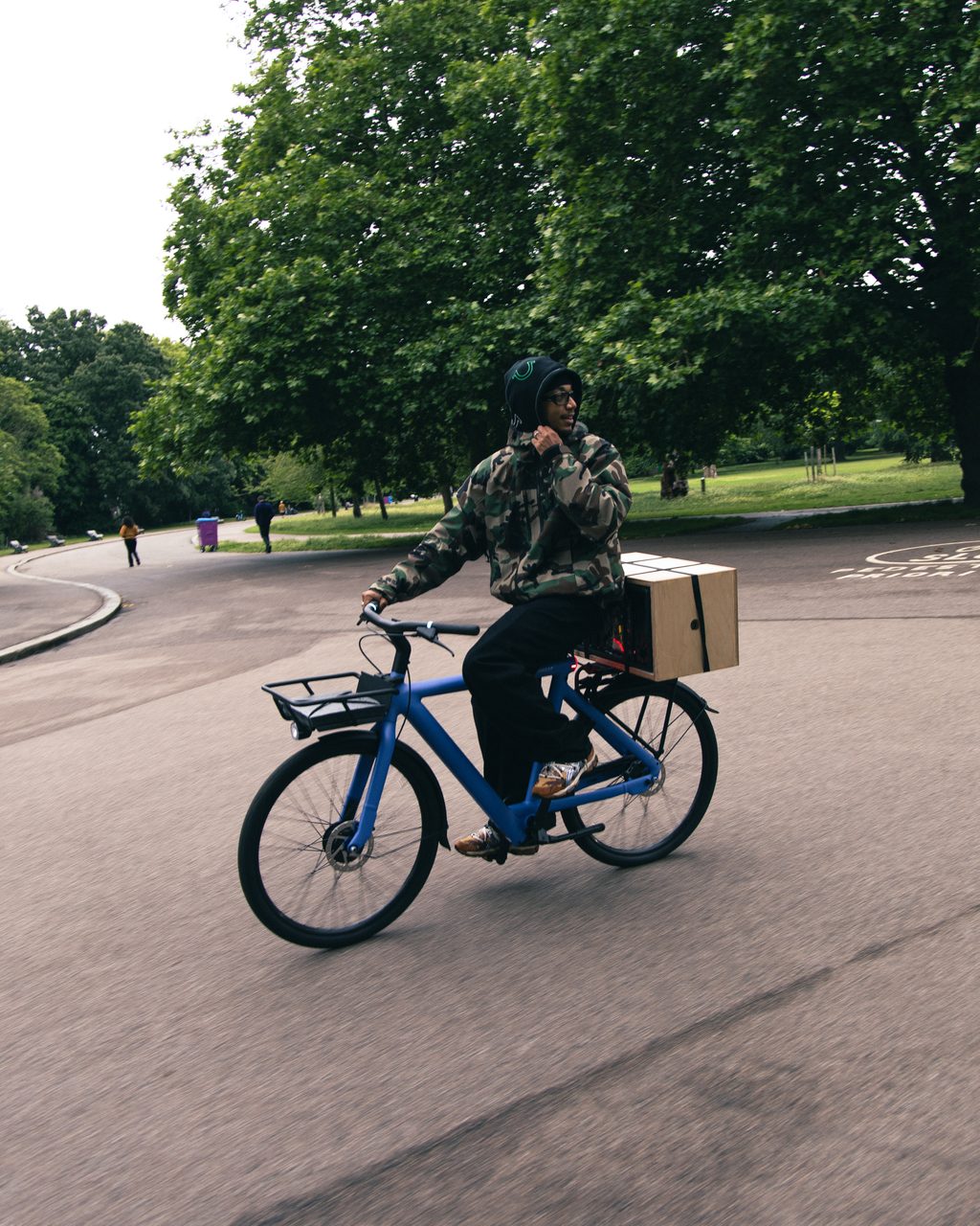 VANMOOF3930
