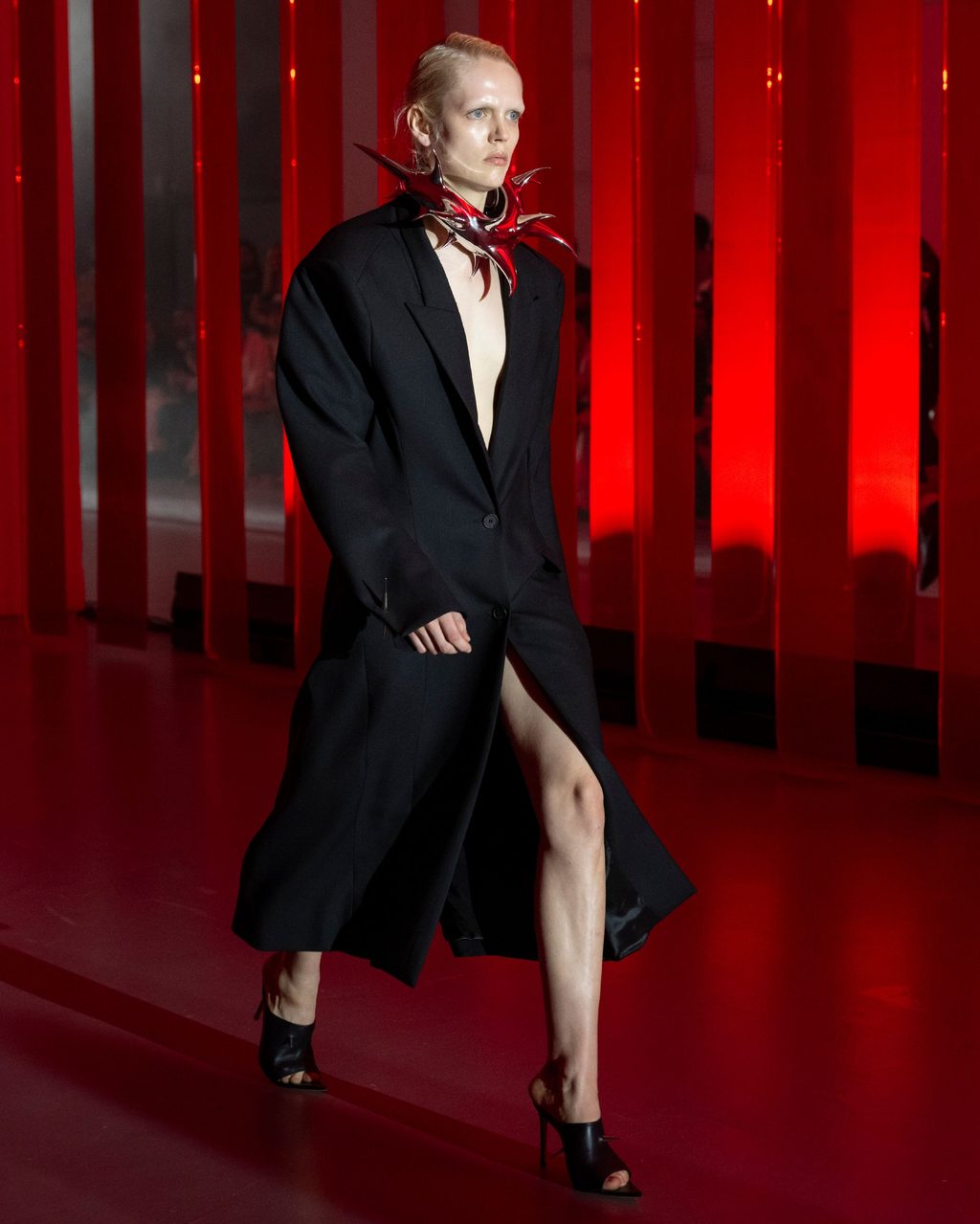 CHUNKY SPIKES AND HYBRID SHIRTS: KEY LOOKS FROM JORDANLUCA’S SS24 COLLECTION