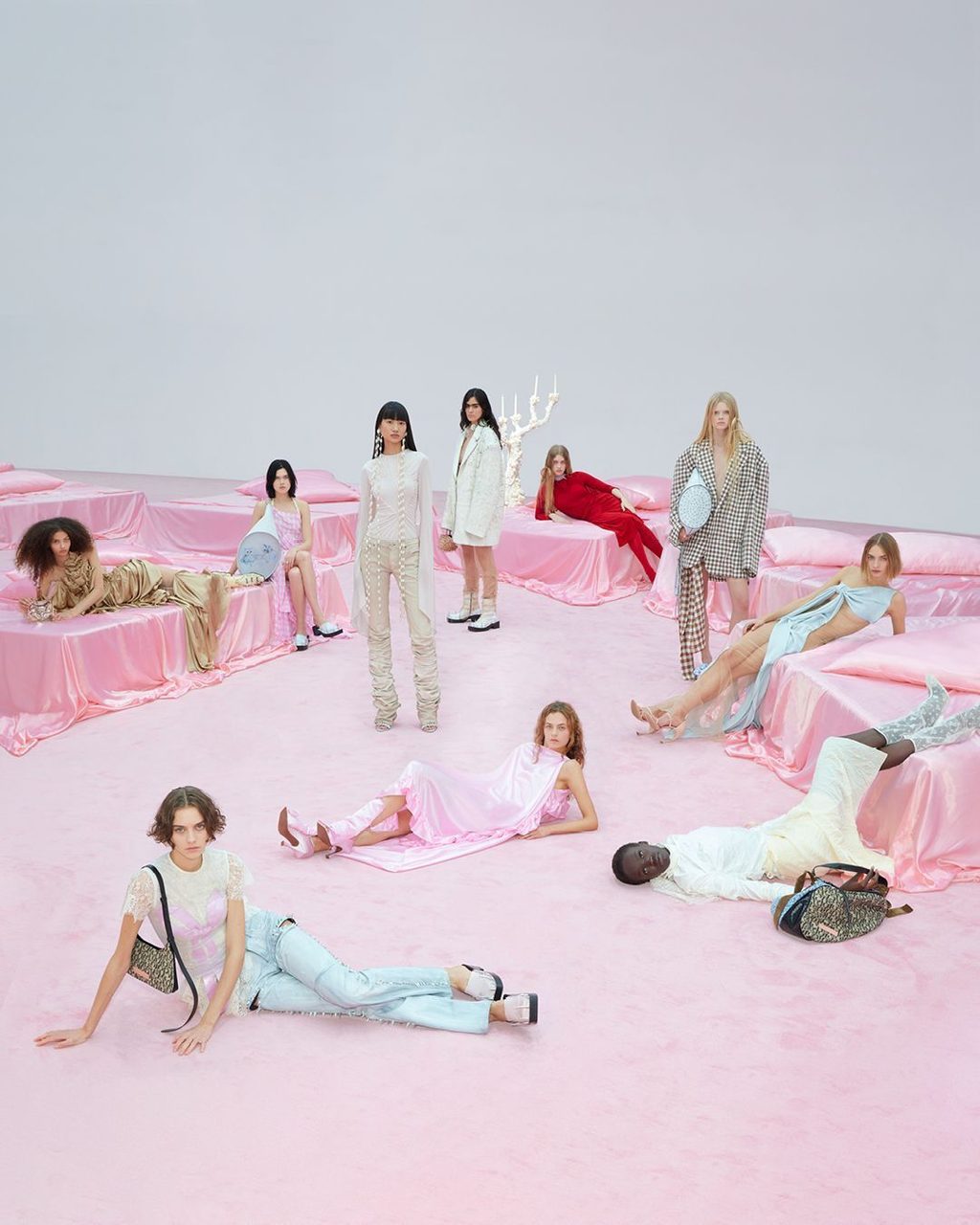 IT’S PARIS FASHION WEEK: HERE’S WHAT YOU DON’T WANT TO MISS