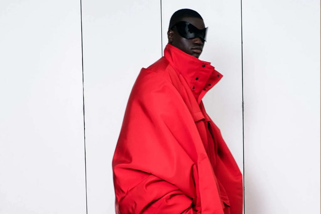 DEMNA GVASALIA BRINGS BACK COUTURE TO BALENCIAGA FOR AN ERA-DEFINING SHOW