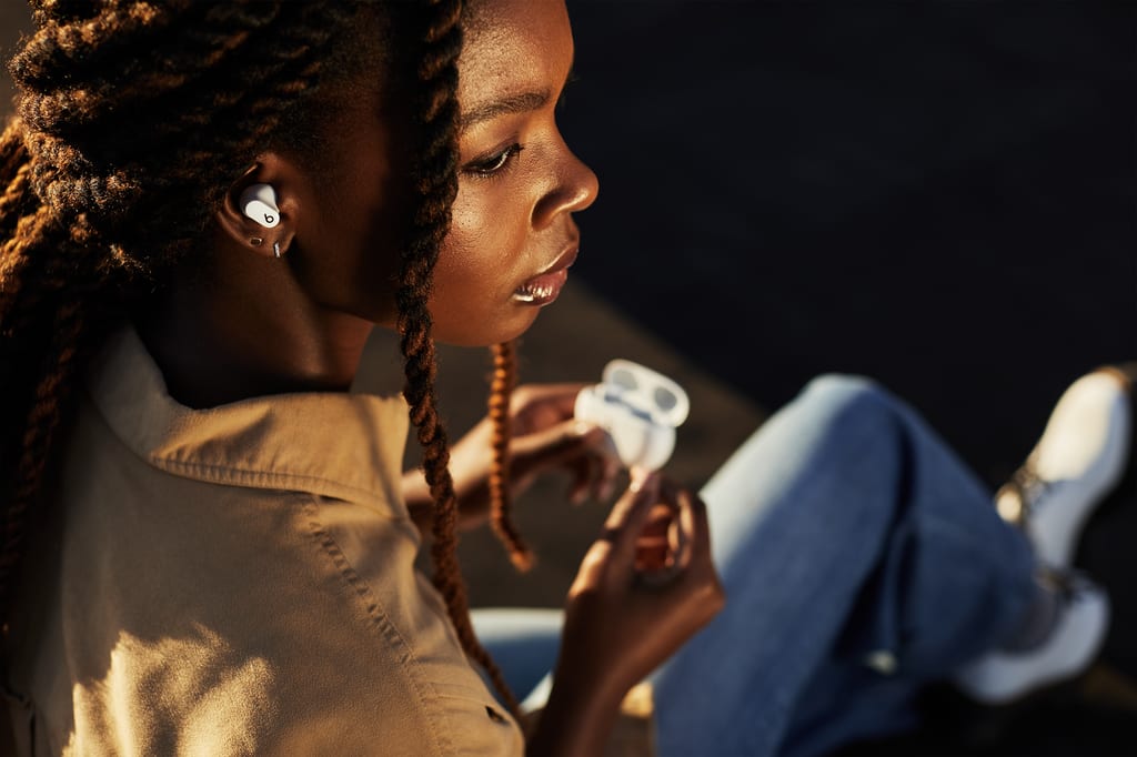 BEATS WANTS YOU TO TREAT YOUR EARS WITH THESE FEATHERWEIGHT ‘STUDIO BUDS’