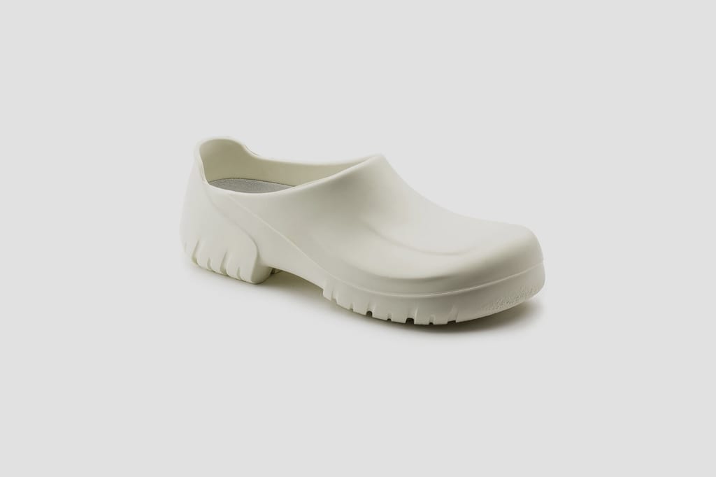 TREAT YOUR FEET TO A COMFORTABLE SLIP-ON EXPERIENCE THIS SUMMER