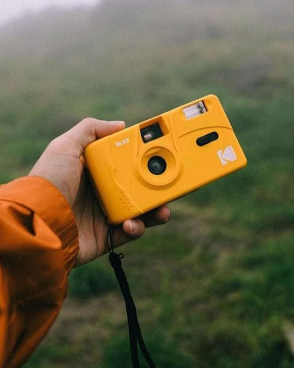 HOW TO DISPOSE OF YOUR DISPOSABLE CAMERA - A FILM CAMERA GUIDE