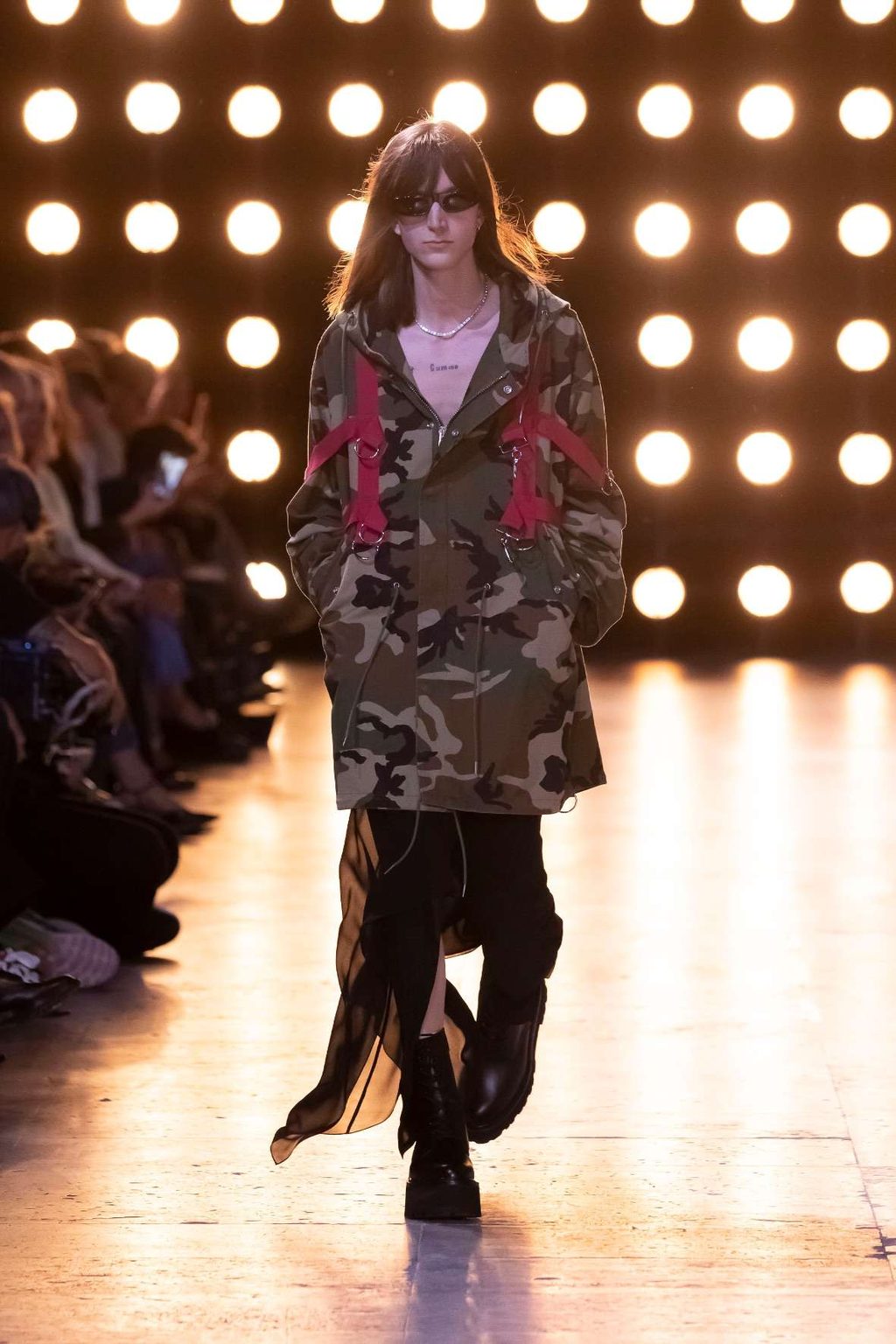 HEDI SLIMANE PRESENTS A STAR-STUDDED ROCK RENAISSANCE AT CELINE HOMME SS23 SHOW