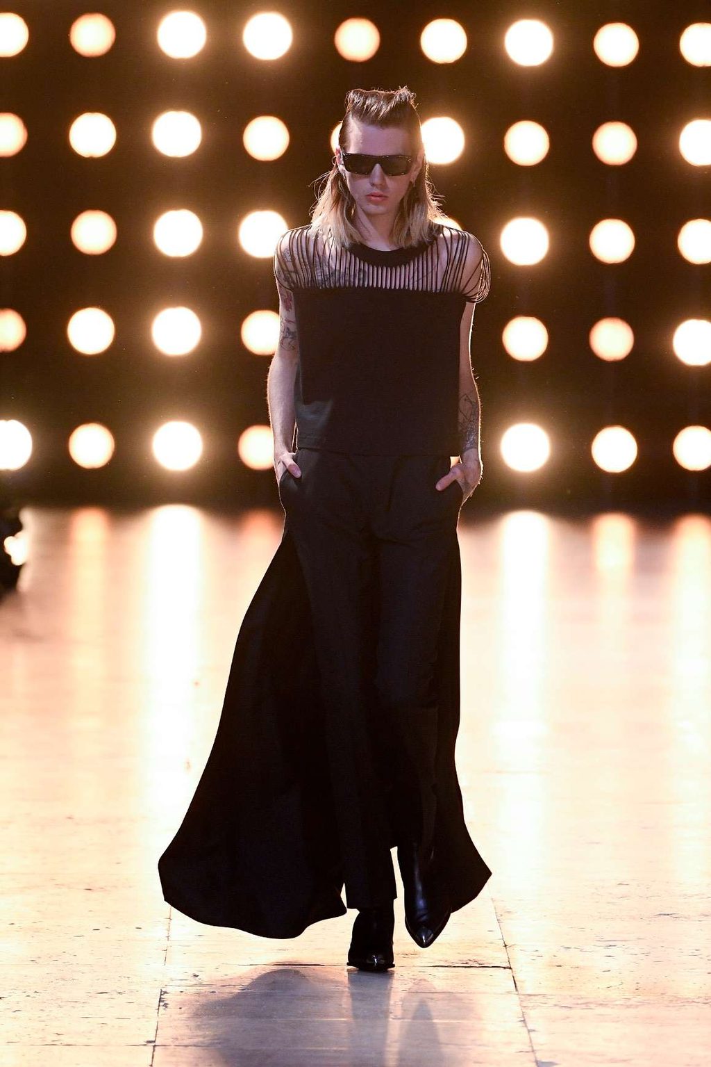 HEDI SLIMANE PRESENTS A STAR-STUDDED ROCK RENAISSANCE AT CELINE HOMME SS23 SHOW