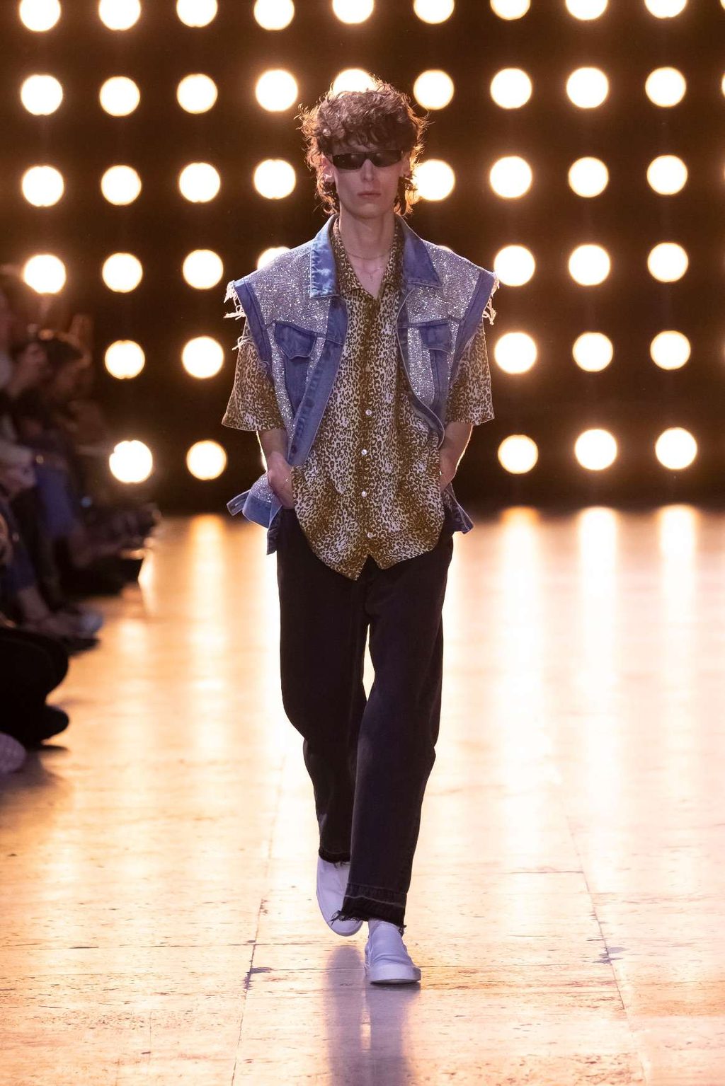 HEDI SLIMANE PRESENTS A STAR-STUDDED ROCK RENAISSANCE AT CELINE HOMME SS23 SHOW