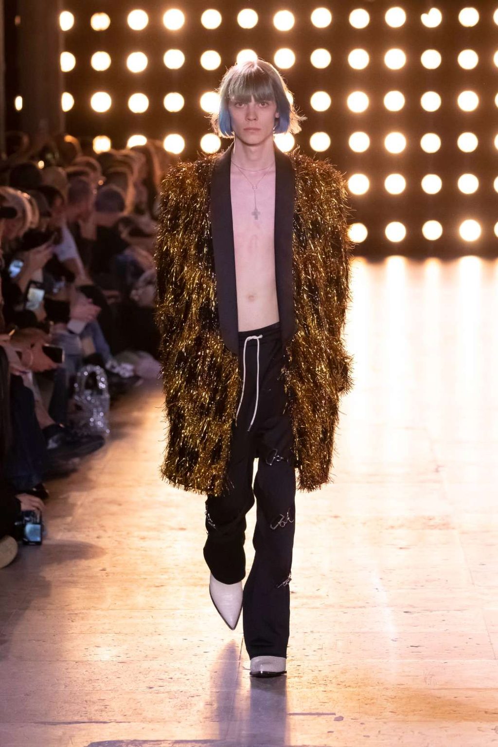 HEDI SLIMANE PRESENTS A STAR-STUDDED ROCK RENAISSANCE AT CELINE HOMME SS23 SHOW