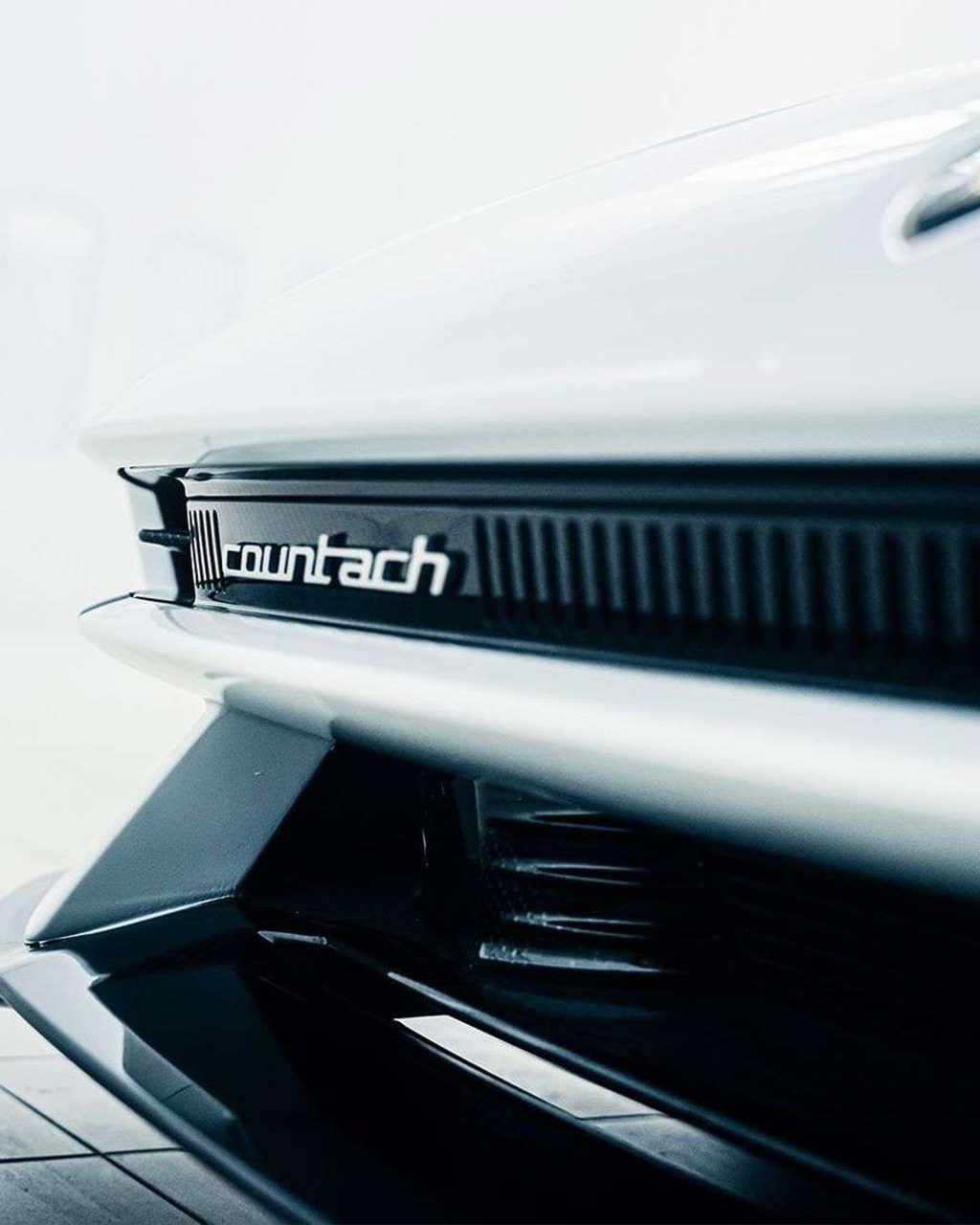 THE 2021 LAMBORGHINI COUNTACH - REVIVAL OF A POP CULTURE ICON