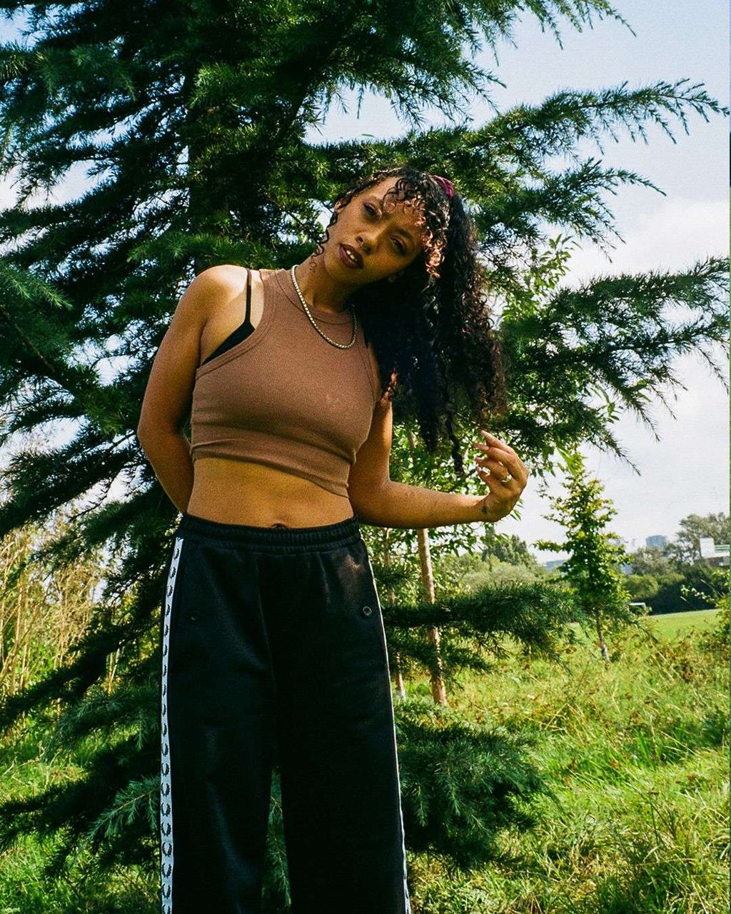 NIA ARCHIVES BREAKS DOWN 'SOBER FEELS' & HER 'HEADZ GONE WEST' EP