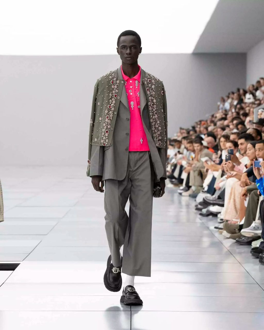 5 KEY TAKEAWAYS FROM KIM JONES’ DIOR HOMME SS24 COLLECTION