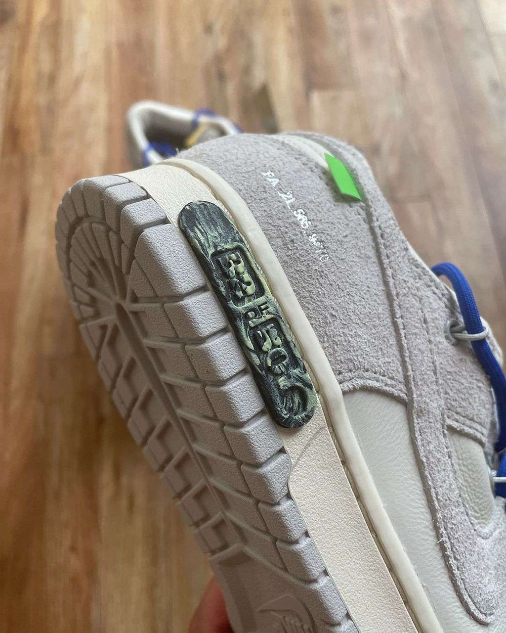 OFF-WHITE X NIKE DUNK LOW - LOT 32