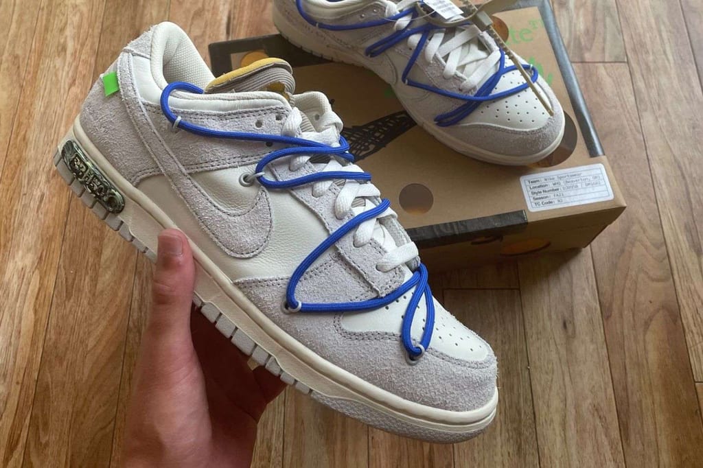 OFF-WHITE X NIKE DUNK LOW - LOT 32