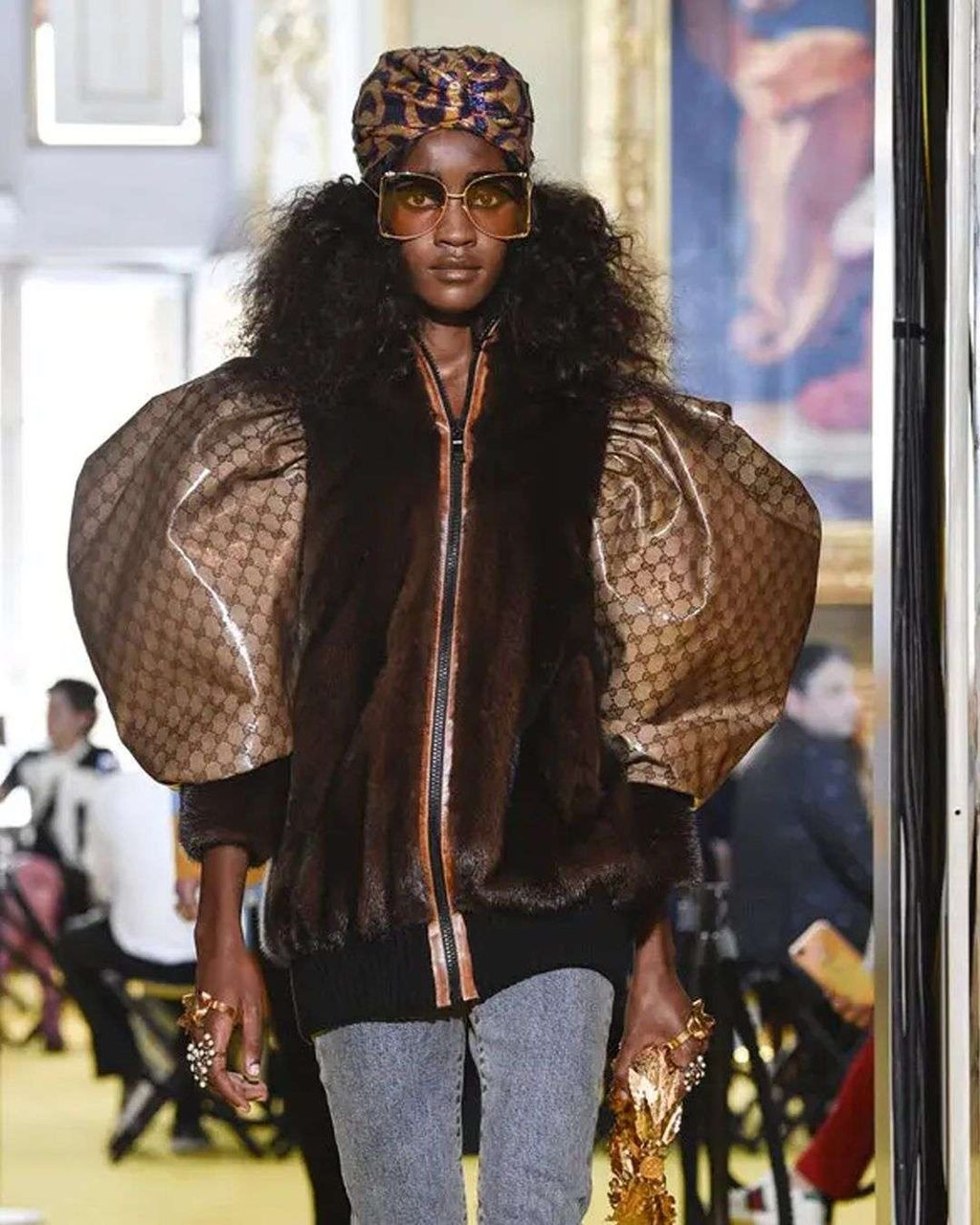 HOW KNOCK-OFFS KEEP FASHION FRESH