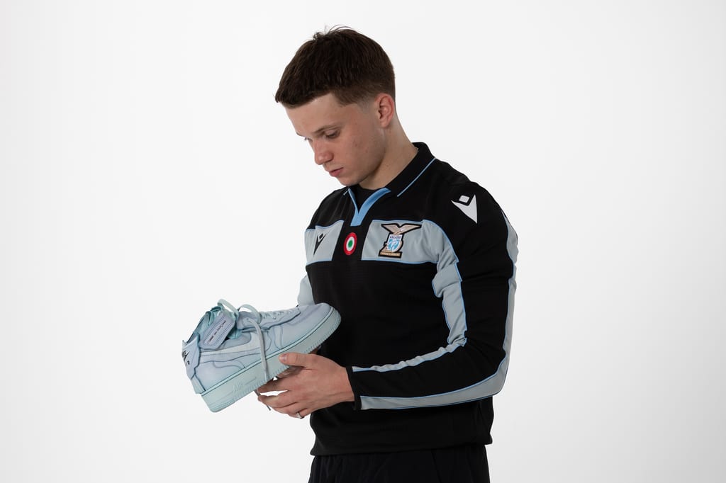 AN INTRODUCTION TO LORENZO FEDERICI - MAKING ART OF SNEAKERS