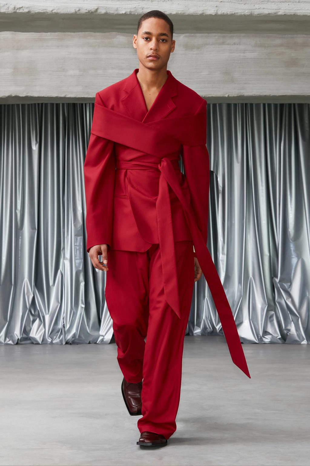 GMBH AW22 DELIVERED POWER & CONSTRAINT, FORMALITY & SENSUALITY