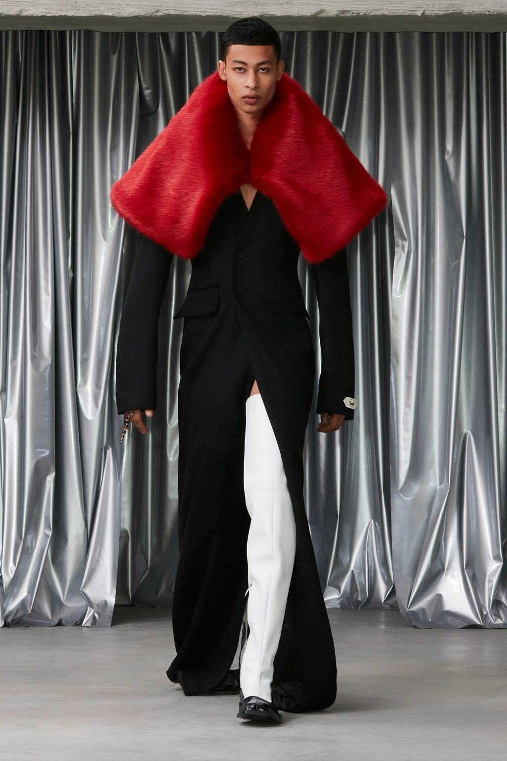 GMBH AW22 DELIVERED POWER & CONSTRAINT, FORMALITY & SENSUALITY