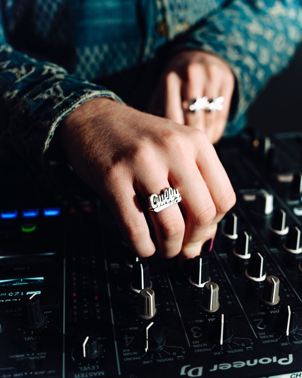 Gully Guy Leo Silver Rings