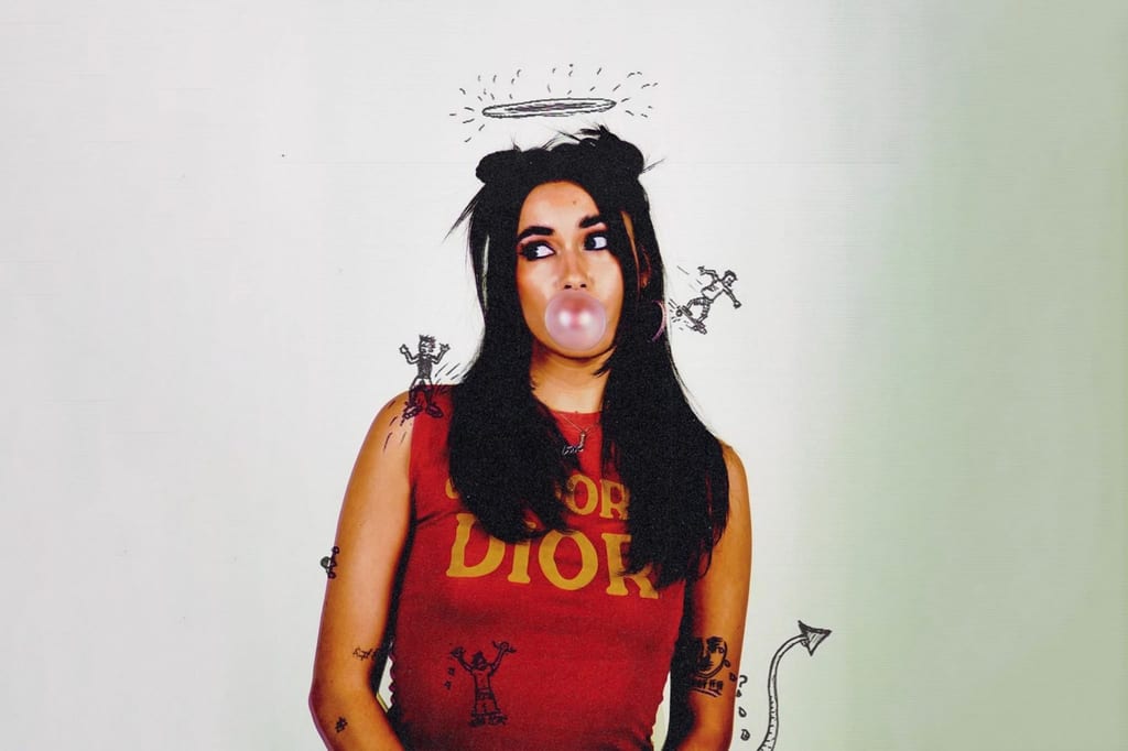 HOW TO MAKE YOUR MUSIC BANG ON (AND OFF) TIKTOK WITH IZZI DE-ROSA