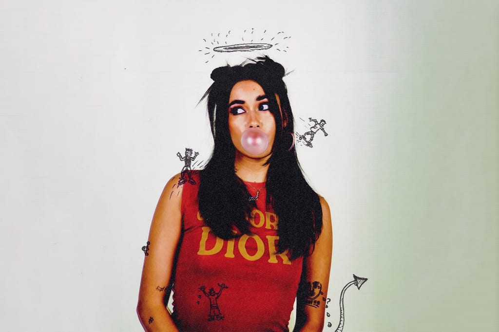 HOW TO MAKE YOUR MUSIC BANG ON (AND OFF) TIKTOK WITH IZZI DE-ROSA