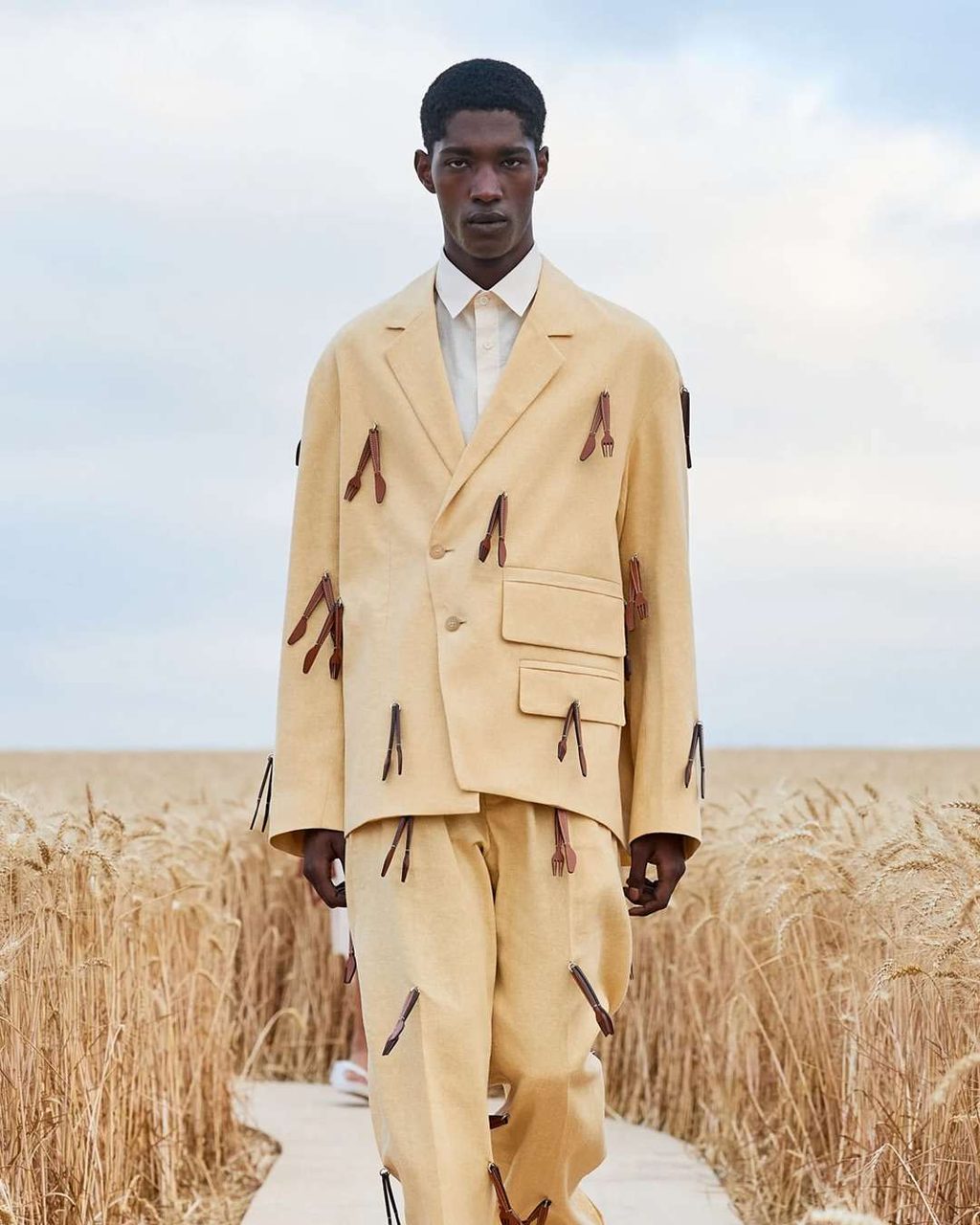 NO ONE STAGES A SHOW LIKE JACQUEMUS