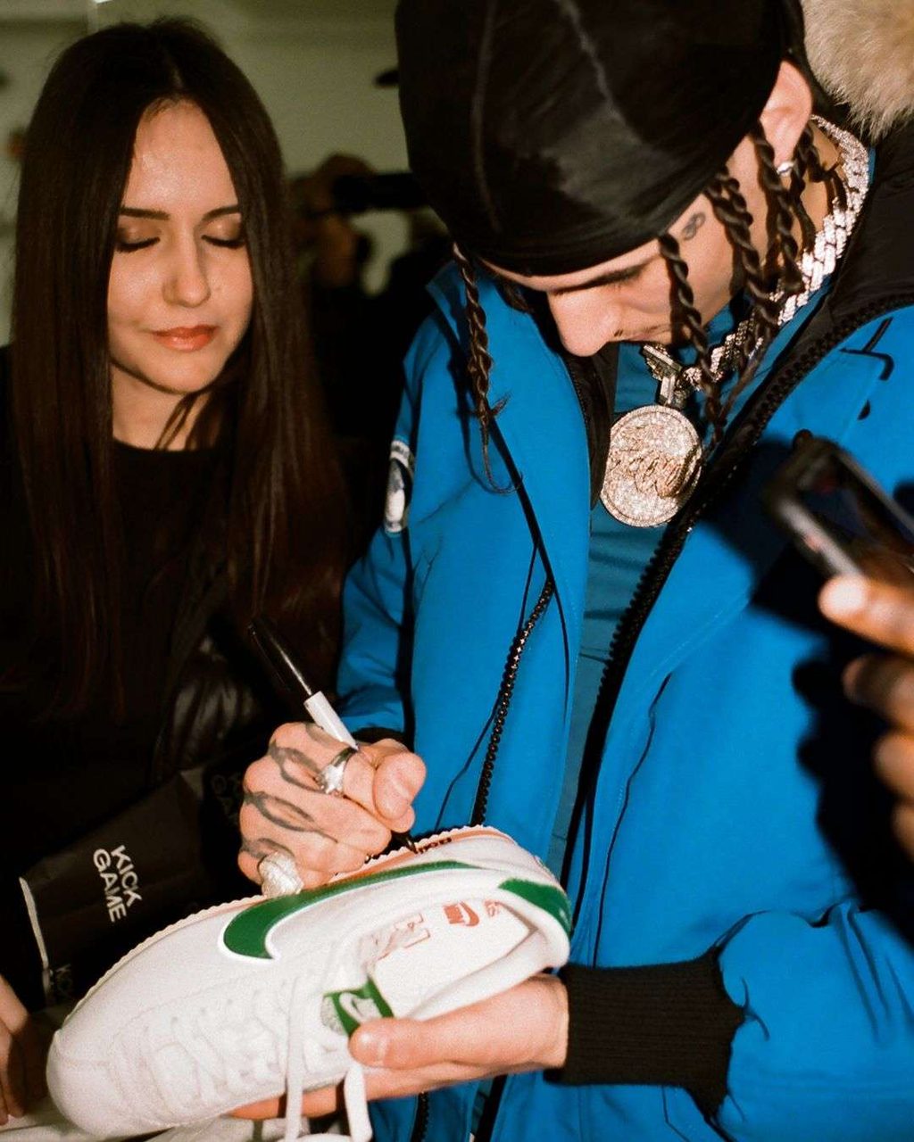 WE OUTSIDE: TRAPSTAR’S POP UP & RONDODASOSA’S KICK GAME GIVEAWAY SHUT DOWN LONDON