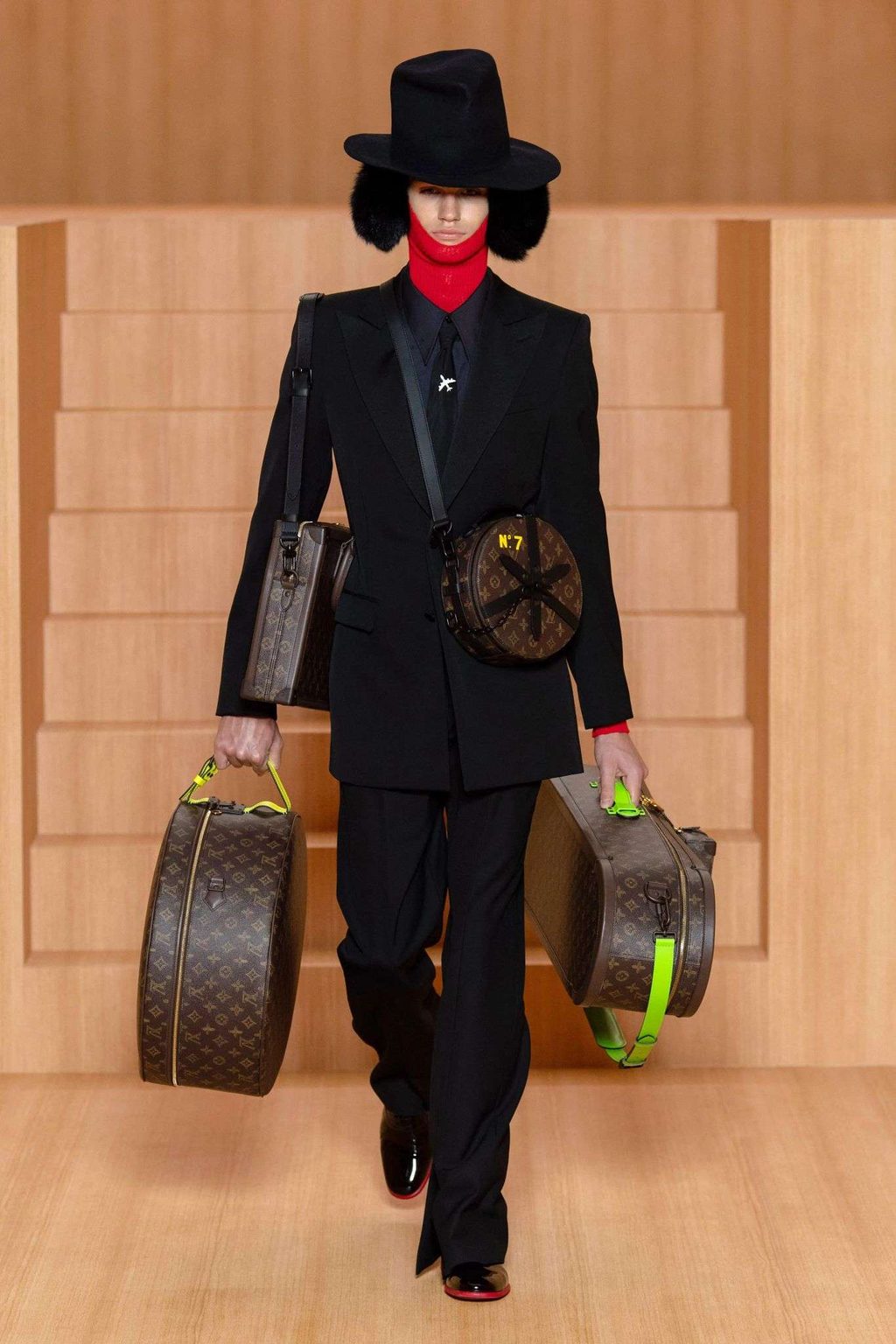 HOW VIRGIL ABLOH USED 6 SECONDS OF MUSIC TO INSPIRE THE ENTIRE LOUIS VUITTON SS22 SHOW