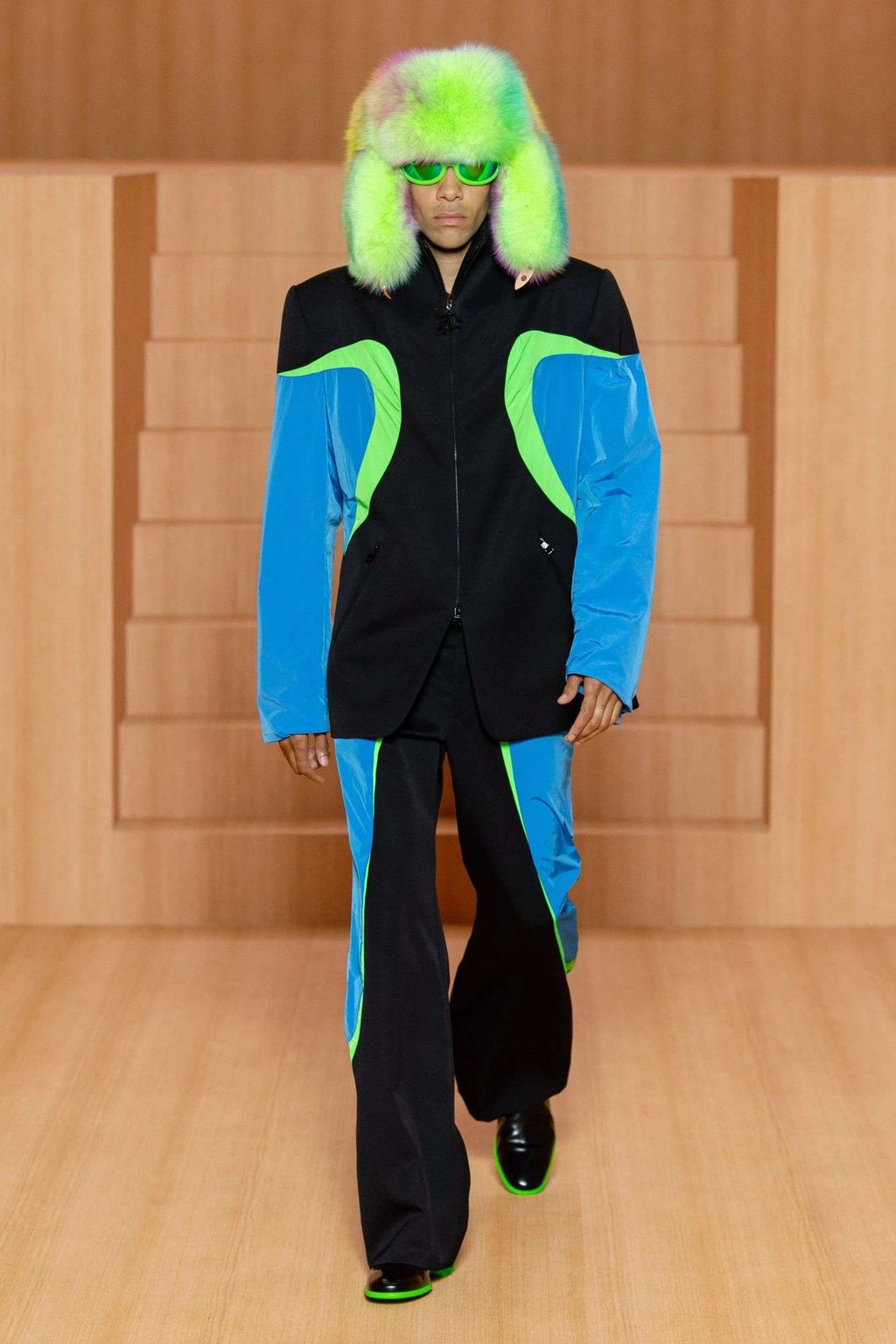 HOW VIRGIL ABLOH USED 6 SECONDS OF MUSIC TO INSPIRE THE ENTIRE LOUIS VUITTON SS22 SHOW