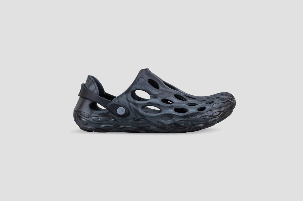 TREAT YOUR FEET TO A COMFORTABLE SLIP-ON EXPERIENCE THIS SUMMER