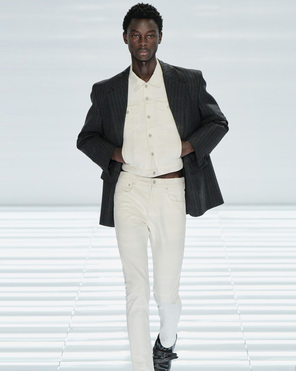 prada crop 5