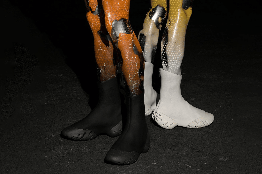 FUTURISTIC FOOTWEAR: SCRY IS FOR THE FASHION SPACE-AGE