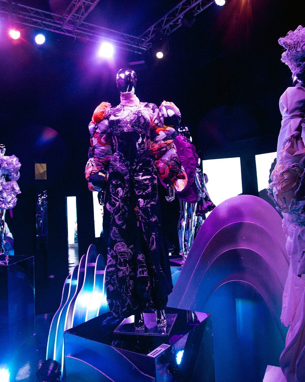 DUNSIN WRIGHT’S ‘2121: SPECULATIVE EVERYTHING’ EXPLORES THE FUTURE OF FASHION IN 100 YEARS